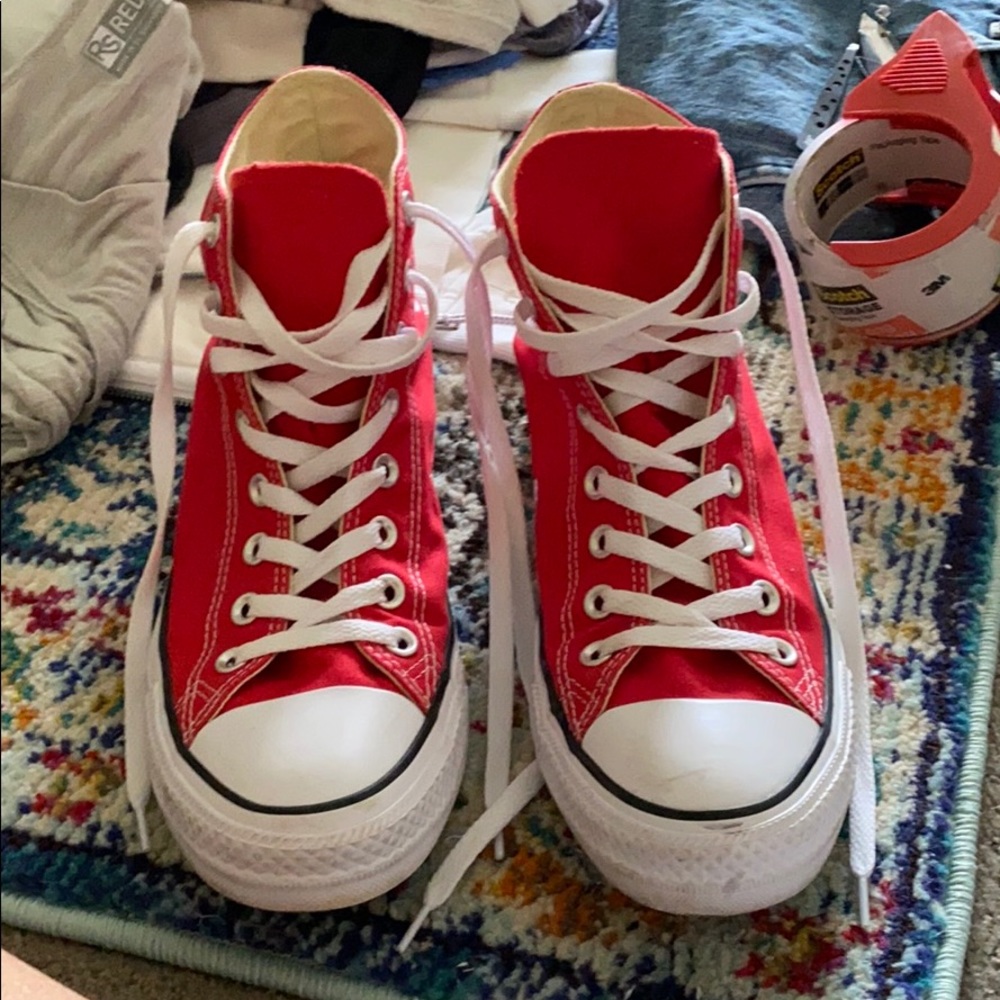 RED HIGHTOP CONVERSE